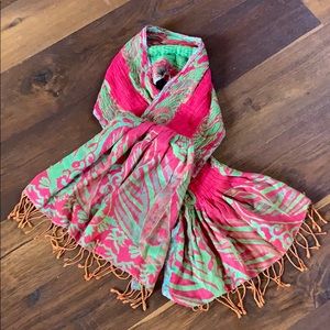 SOLD Woven Scarf 🧣